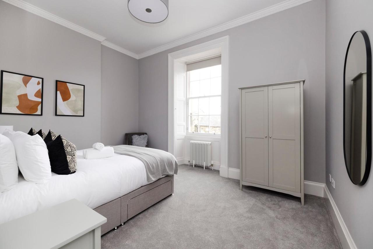 Joivy Luxurious Apt On Notable George Street Edinburgh Exterior photo