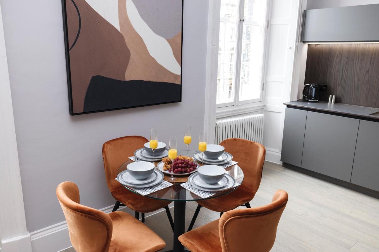 Joivy Luxurious Apt On Notable George Street Edinburgh Exterior photo