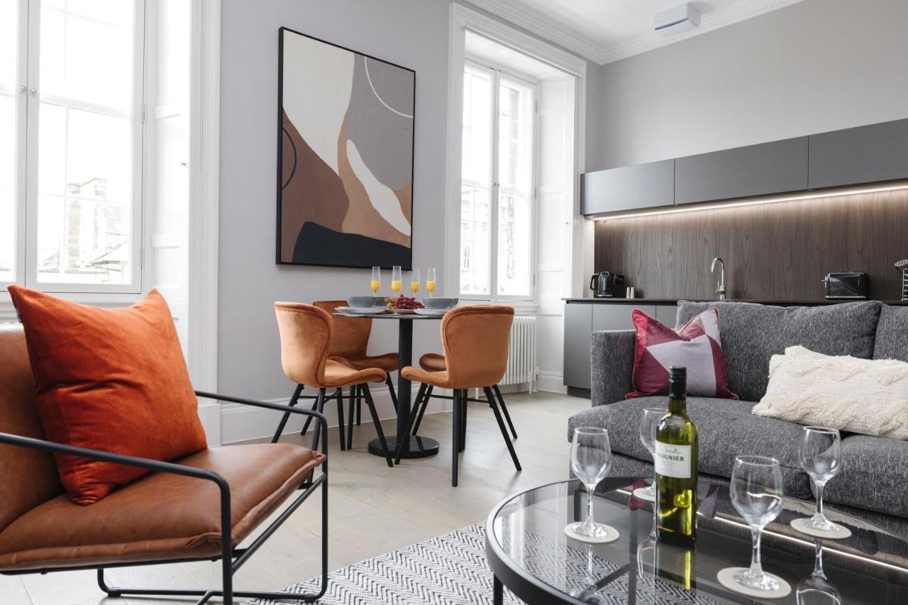 Joivy Luxurious Apt On Notable George Street Edinburgh Exterior photo