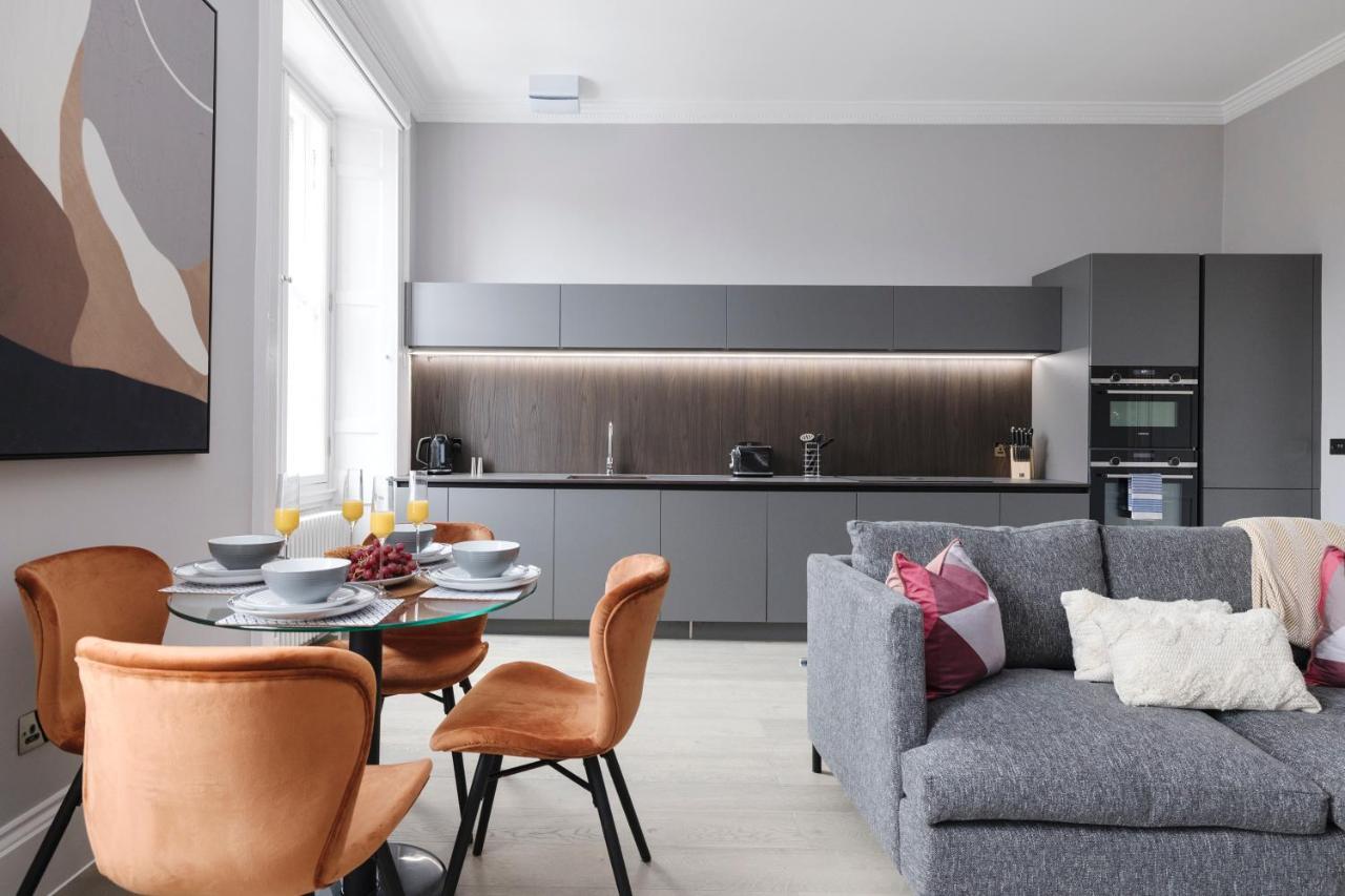 Joivy Luxurious Apt On Notable George Street Edinburgh Exterior photo