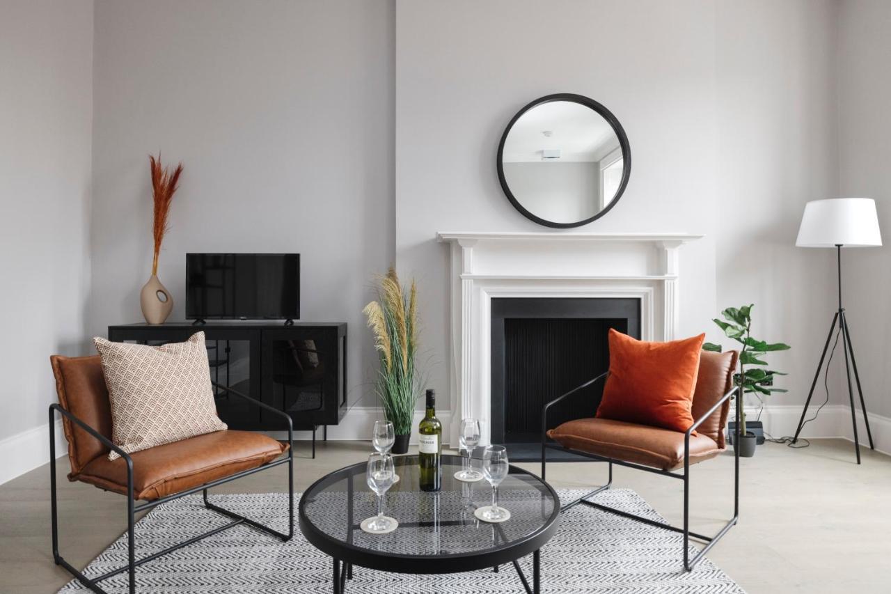 Joivy Luxurious Apt On Notable George Street Edinburgh Exterior photo